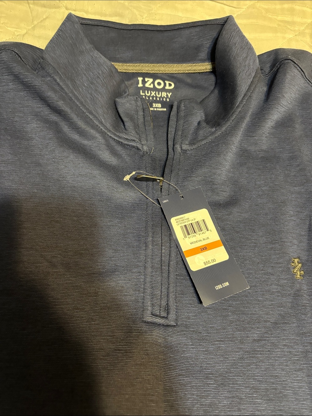 Izod Men's Quarter-Zip Pullover in Navy. New with tag